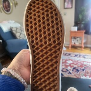 Vans pink checkered shoes like new. Size 6 women's. VERY good condition.